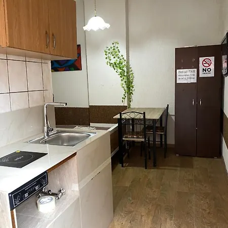 9 Mai Central Studio Apartment