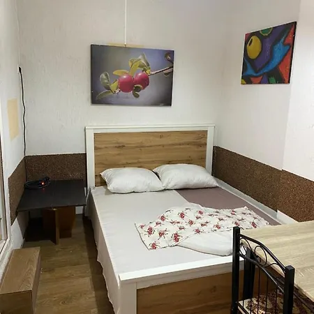 9 Mai Central Studio Apartment