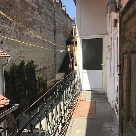 9 Mai Central Studio Apartment *